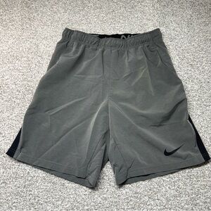 Men’s Nike DRI-FIT Flex 2.0 Gray Black Training Shorts CJ1968-010 Size Small